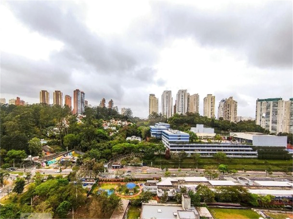 APARTAMENTO em VILA ANDRADE