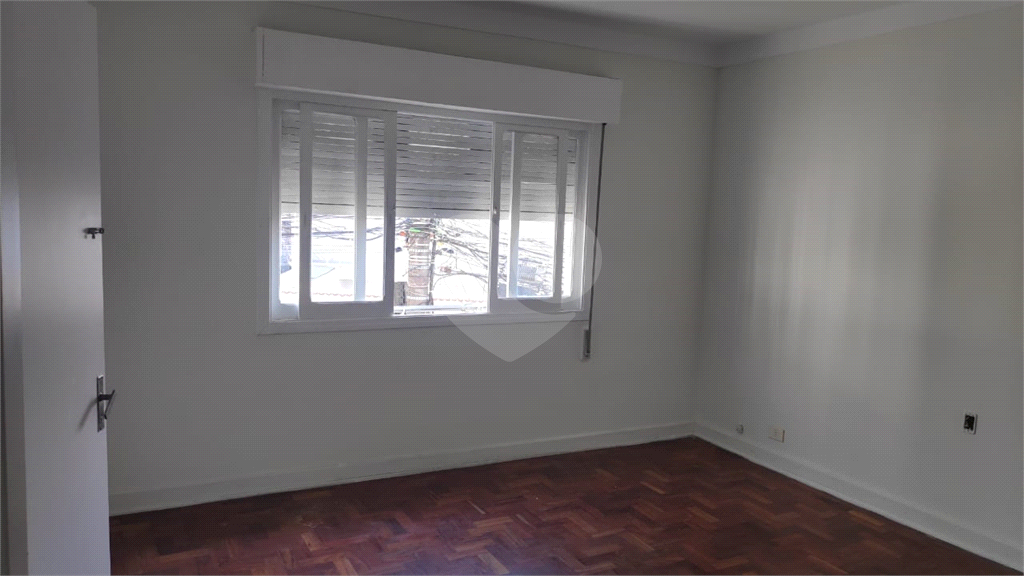 Casa grande para fins comerciais ou residenciais, localizada próximo da Estação Tucuruvi do Metrô.