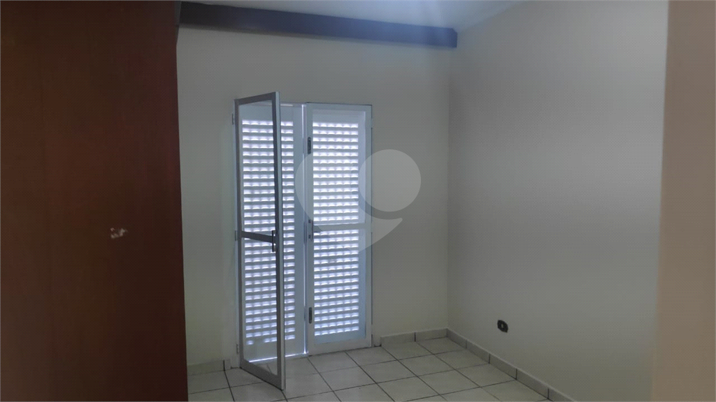 Casa grande para fins comerciais ou residenciais, localizada próximo da Estação Tucuruvi do Metrô.