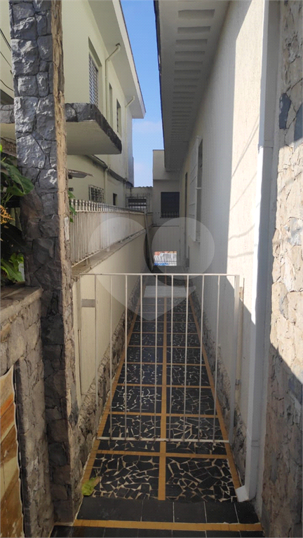 Casa grande para fins comerciais ou residenciais, localizada próximo da Estação Tucuruvi do Metrô.