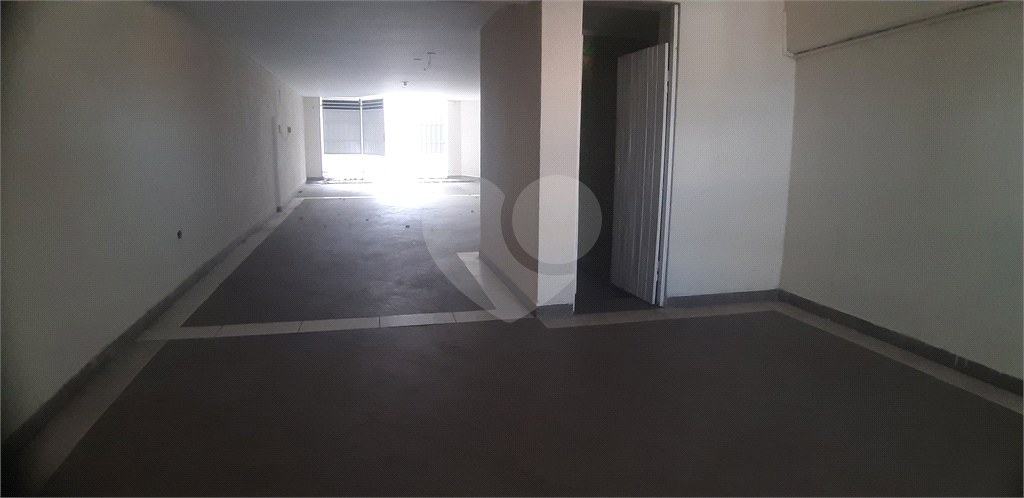 Casa grande para fins comerciais ou residenciais, localizada próximo da Estação Tucuruvi do Metrô.