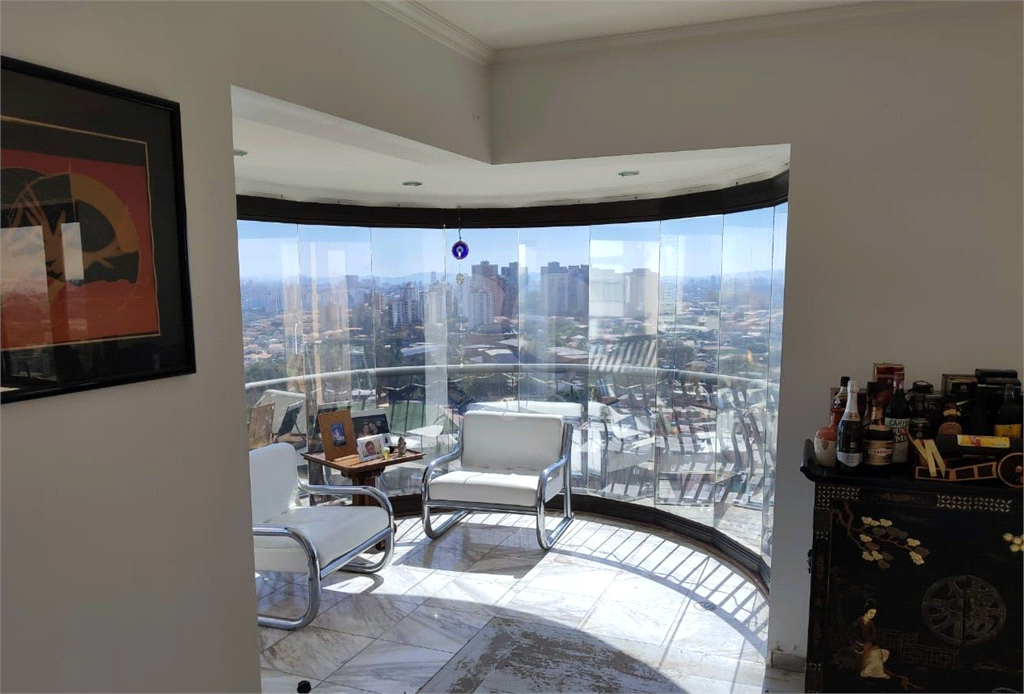 APARTAMENTO em MORUMBI