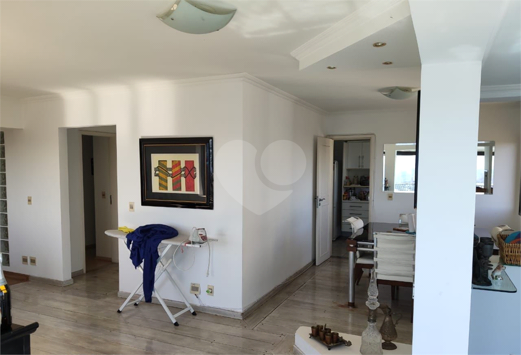APARTAMENTO em MORUMBI