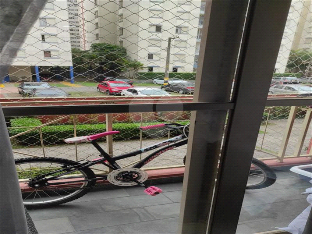 APARTAMENTO em PARQUE BRISTOL