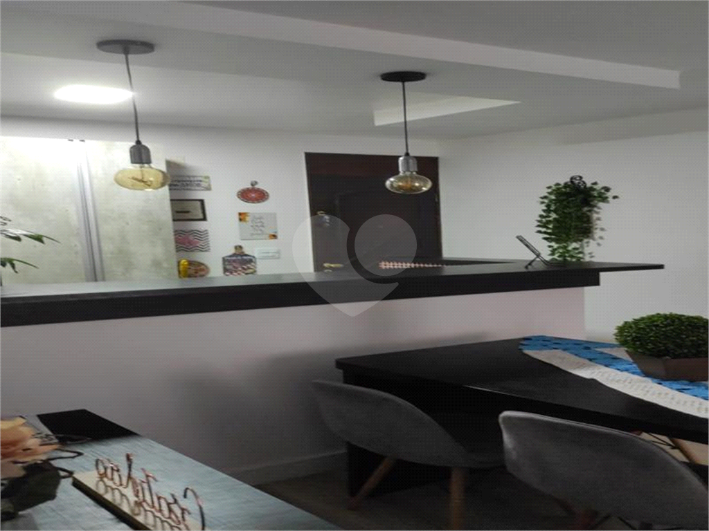 APARTAMENTO em PARQUE BRISTOL