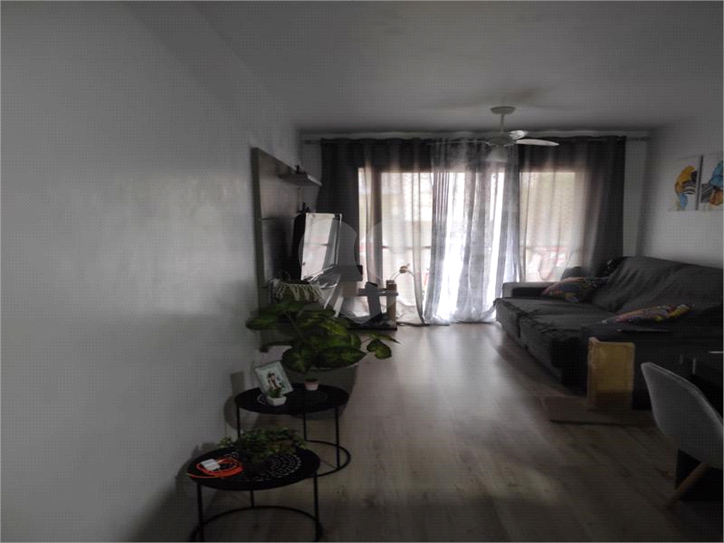 APARTAMENTO em PARQUE BRISTOL
