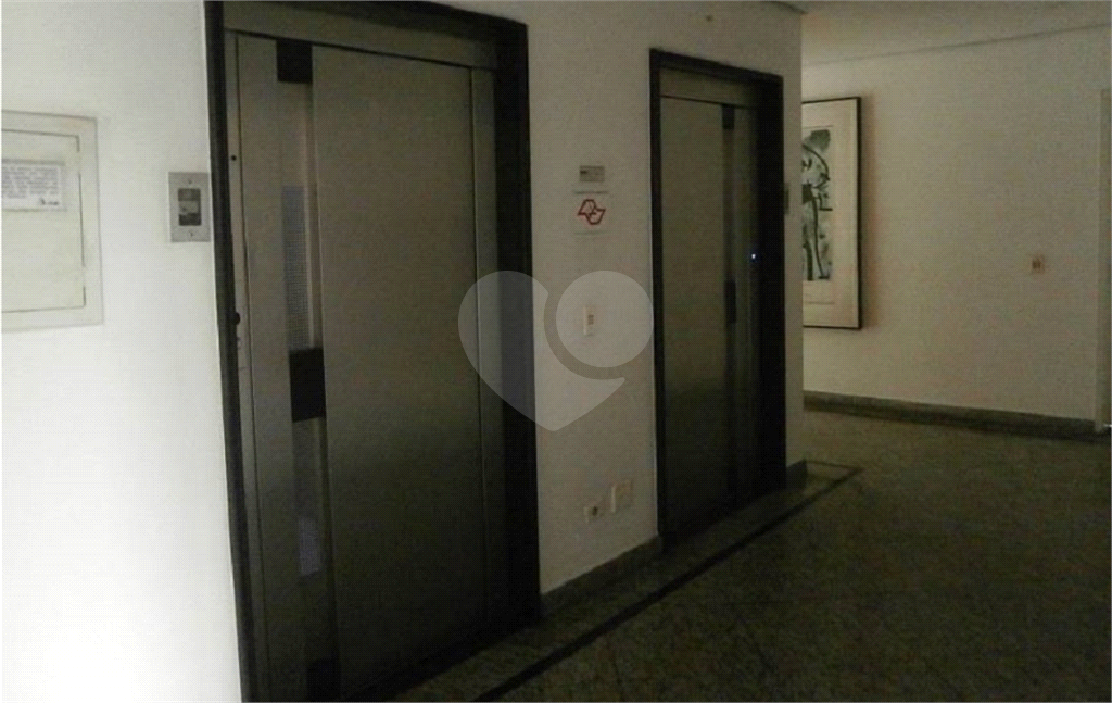 Apartamento à venda com 2 quartos, 69m² - Foto 28