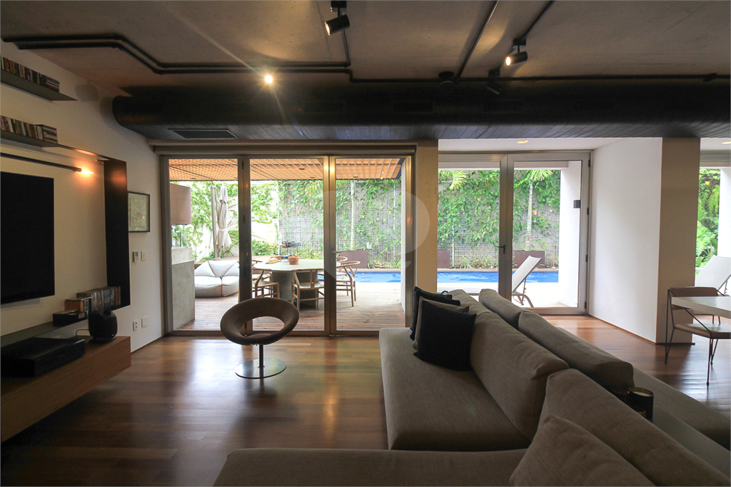 APARTAMENTO DUPLEX À VENDA TIPO GARDEN NA VILA MADALENA.