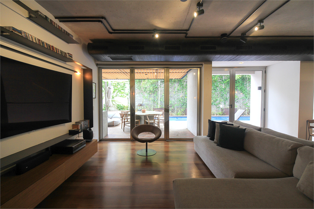 APARTAMENTO DUPLEX À VENDA TIPO GARDEN NA VILA MADALENA.