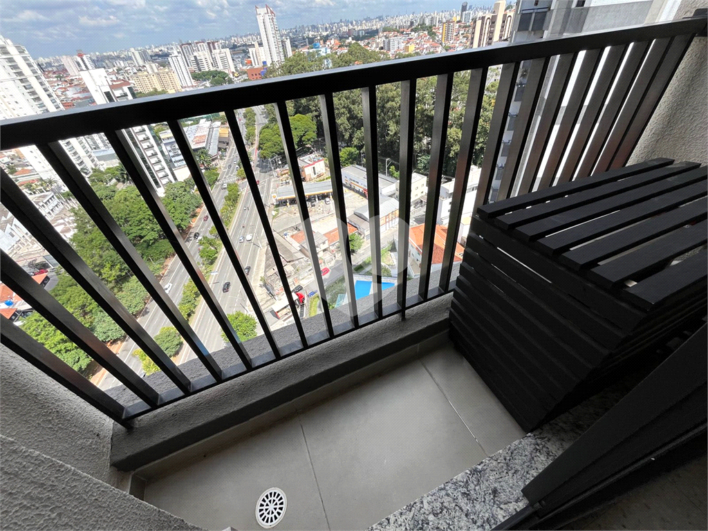 Apto de 43,1 mts² com 2 dorm, 1 sala, Varanda, Coz. e Área de Sv. e 1 Vaga 100 mts à pé Mt Pda Ingle