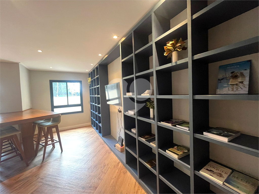 Apto de 43,1 mts² com 2 dorm, 1 sala, Varanda, Coz. e Área de Sv. e 1 Vaga 100 mts à pé Mt Pda Ingle