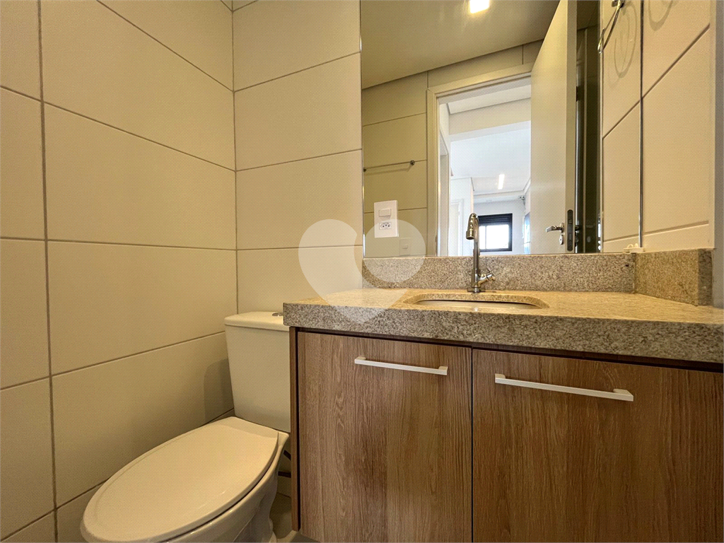 Apto de 43,1 mts² com 2 dorm, 1 sala, Varanda, Coz. e Área de Sv. e 1 Vaga 100 mts à pé Mt Pda Ingle