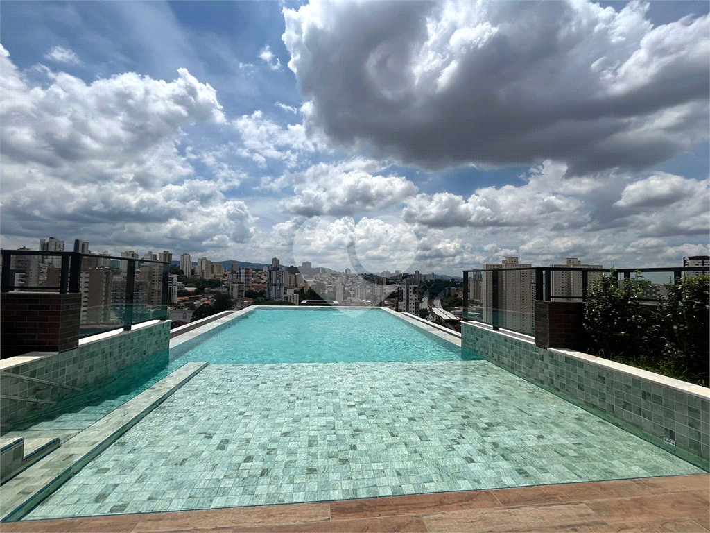 Apto de 43,1 mts² com 2 dorm, 1 sala, Varanda, Coz. e Área de Sv. e 1 Vaga 100 mts à pé Mt Pda Ingle