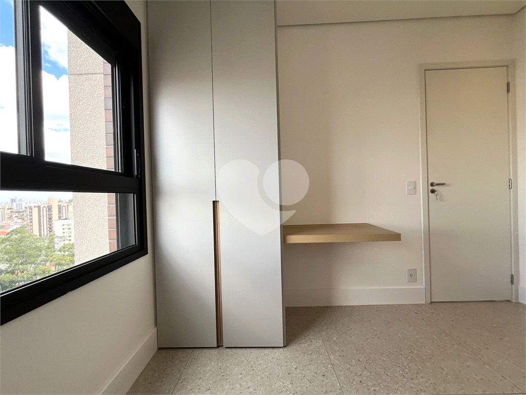 Apto de 43,1 mts² com 2 dorm, 1 sala, Varanda, Coz. e Área de Sv. e 1 Vaga 100 mts à pé Mt Pda Ingle