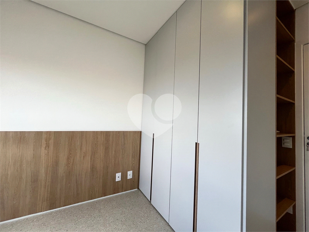 Apto de 43,1 mts² com 2 dorm, 1 sala, Varanda, Coz. e Área de Sv. e 1 Vaga 100 mts à pé Mt Pda Ingle