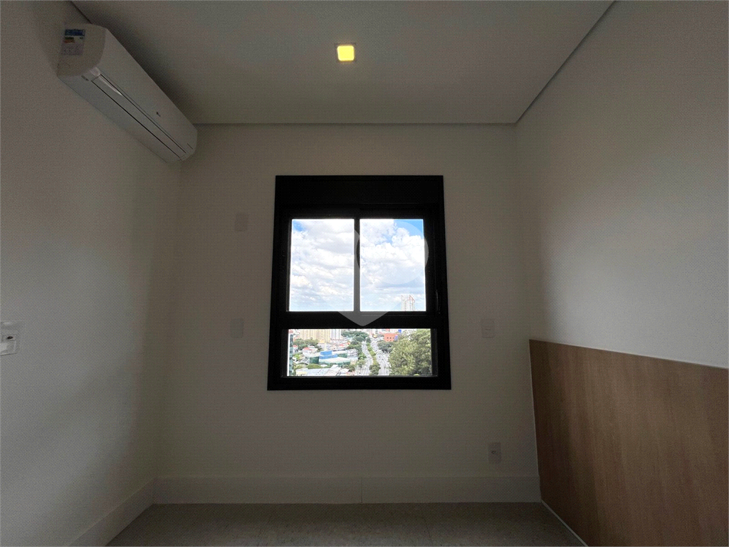 Apto de 43,1 mts² com 2 dorm, 1 sala, Varanda, Coz. e Área de Sv. e 1 Vaga 100 mts à pé Mt Pda Ingle