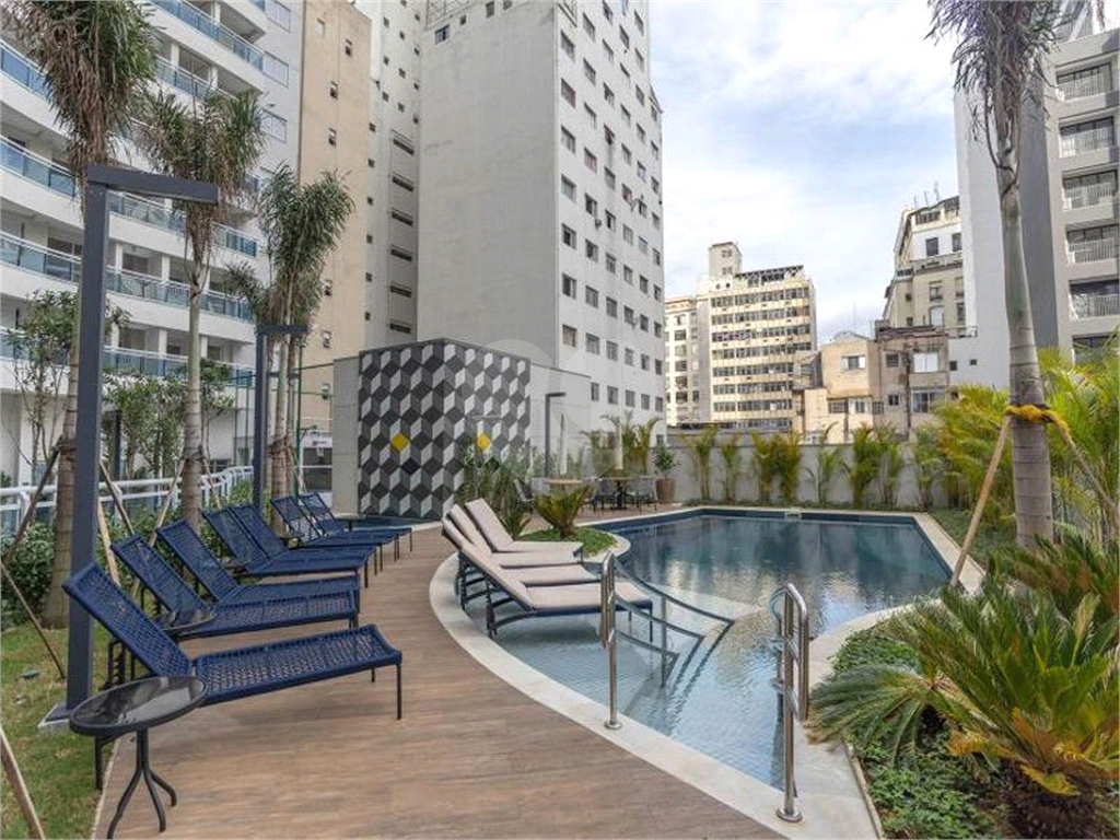 APARTAMENTO em CENTRO