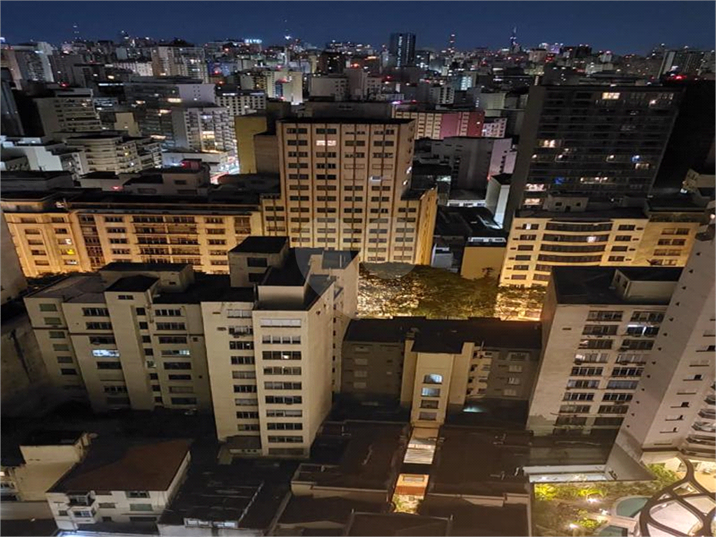 APARTAMENTO em CENTRO