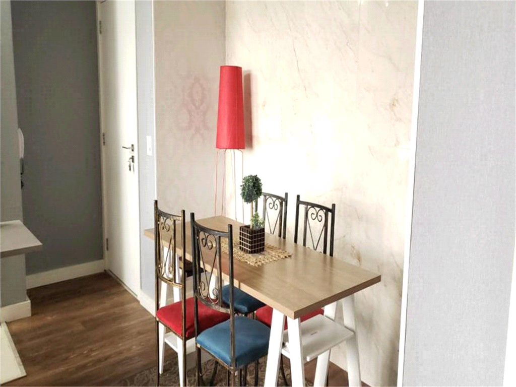 APARTAMENTO em CENTRO