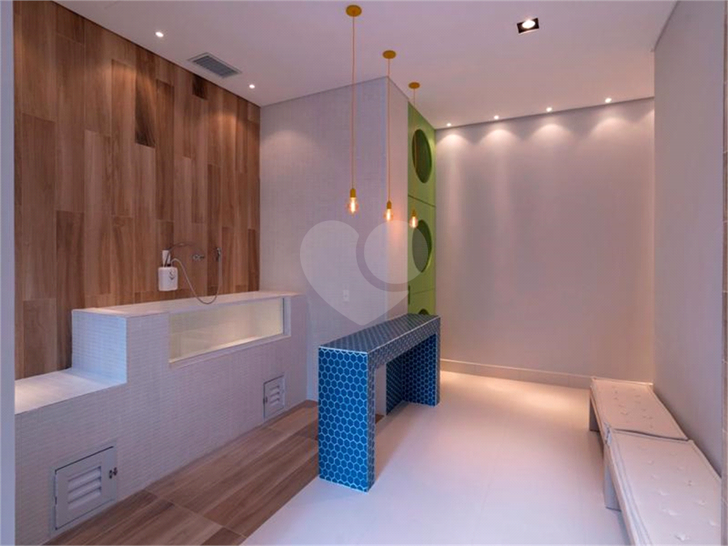 APARTAMENTO em CENTRO