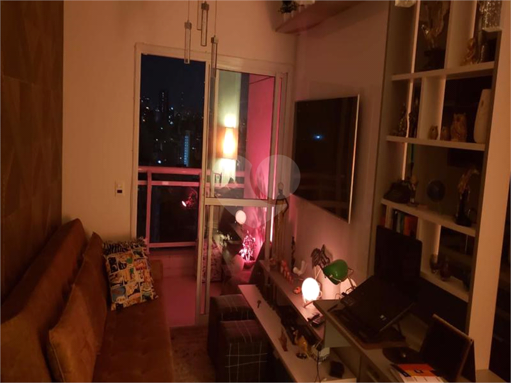 APARTAMENTO em CENTRO