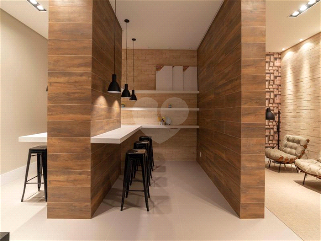 APARTAMENTO em CENTRO