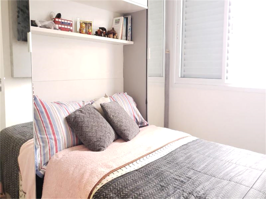 APARTAMENTO em CENTRO
