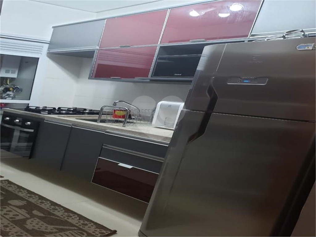 APARTAMENTO em CENTRO