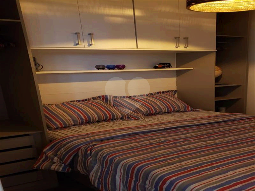 APARTAMENTO em CENTRO