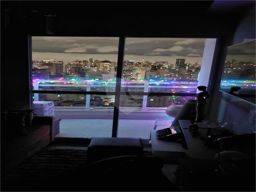 APARTAMENTO em CENTRO