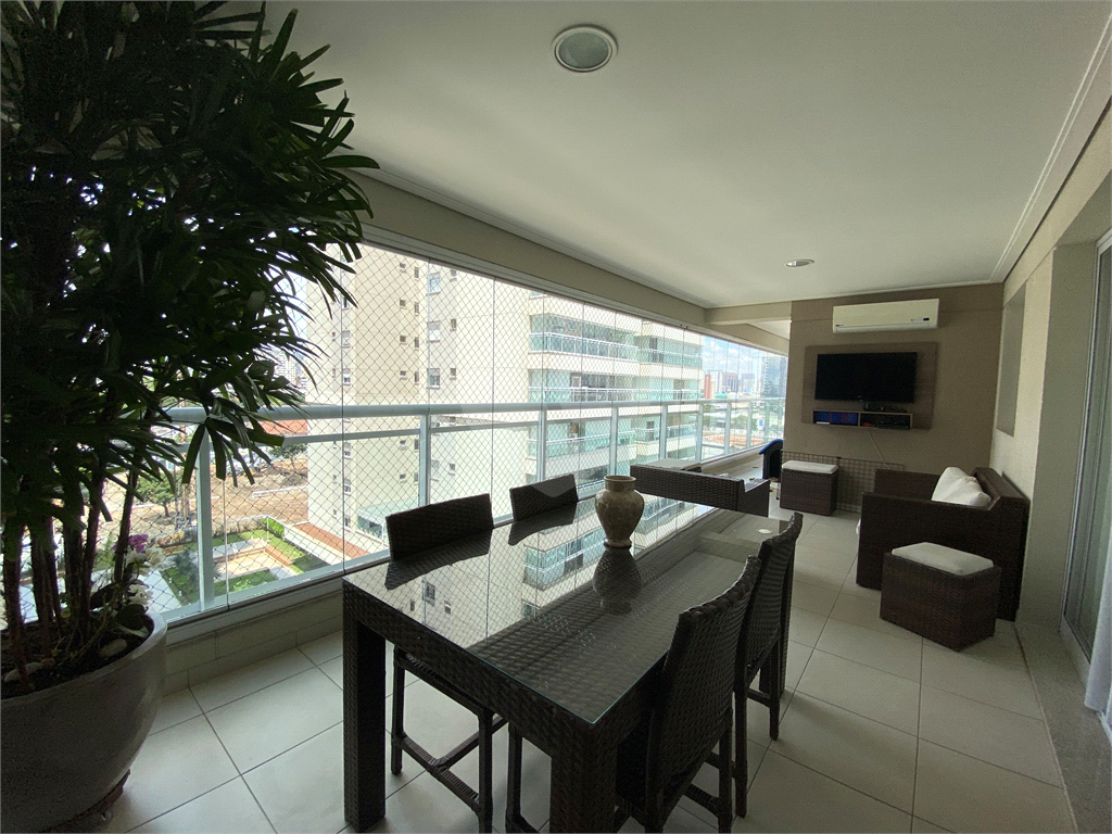 Apartamento de 145 m² na Barra Funda, 3 suítes e 2 vagas