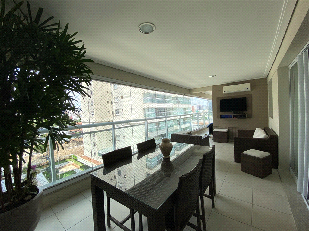 Apartamento de 145 m² na Barra Funda, 3 suítes e 2 vagas