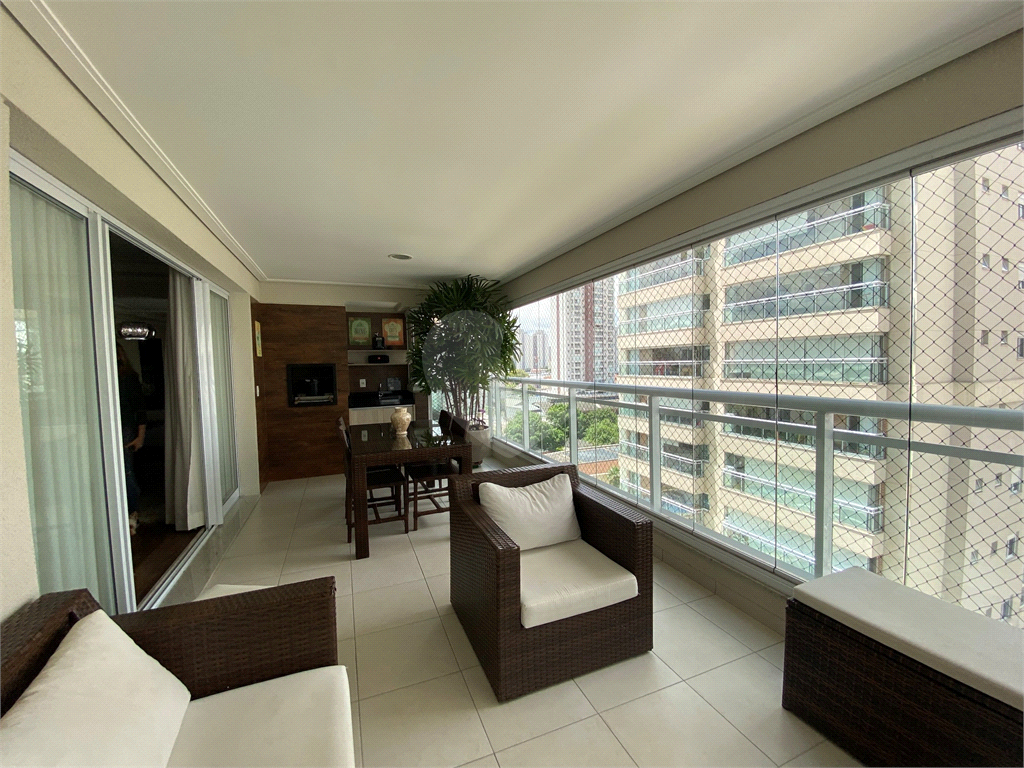 Apartamento de 145 m² na Barra Funda, 3 suítes e 2 vagas