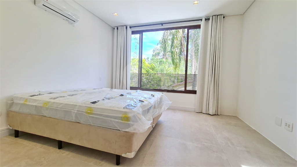 Casa em condomínio na praia de Camburi