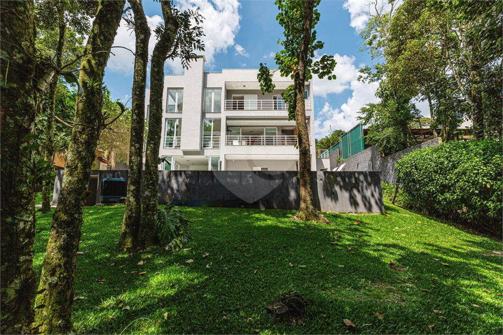 Casa de alto padrão para Venda na Serra da Cantareira