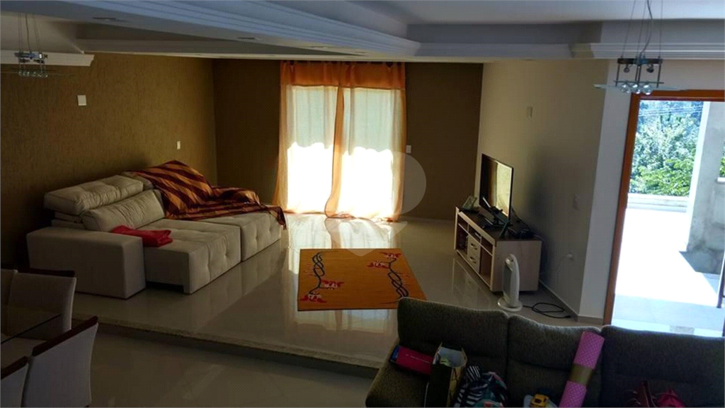 Sobrado à venda com 3 quartos, 400m² - Foto 2