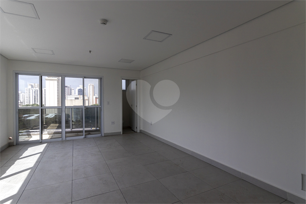 SALA COMERCIAL À VENDA E LOCAÇÃO COM 33M², VAGA DE GARAGEM, PRÓXIMO AO METRÔ HOSPITAL SÃO PAULO