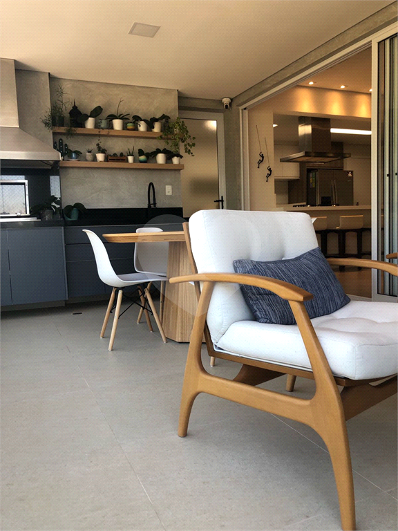 Apartamento alto padrão. 146 metros quadrados