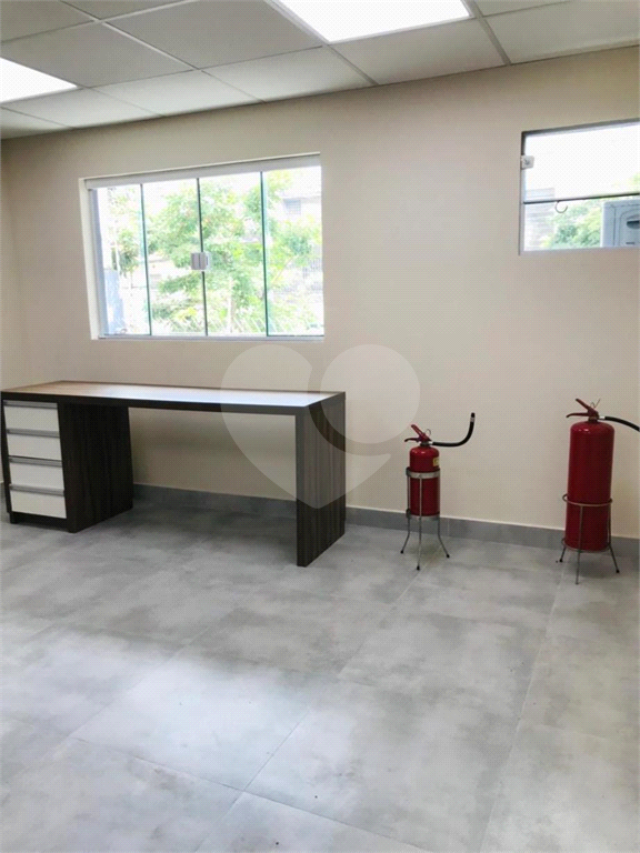 Prédio comercial próximo ao metrô Armênia, 2 pavimentos, totalmente equipado para sua empresa.