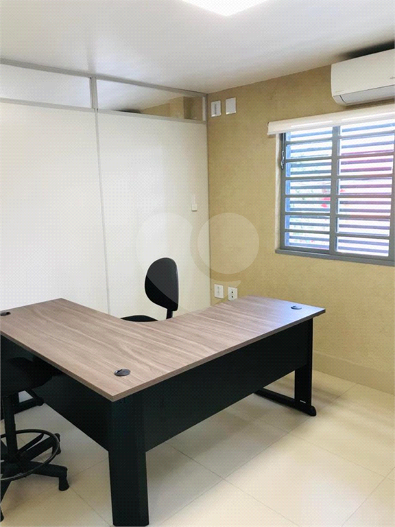 Prédio comercial próximo ao metrô Armênia, 2 pavimentos, totalmente equipado para sua empresa.