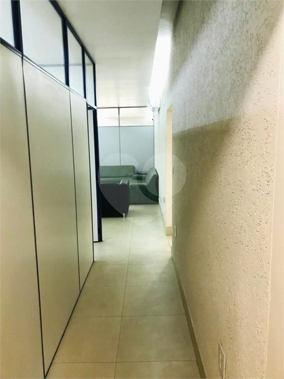 Prédio comercial próximo ao metrô Armênia, 2 pavimentos, totalmente equipado para sua empresa.
