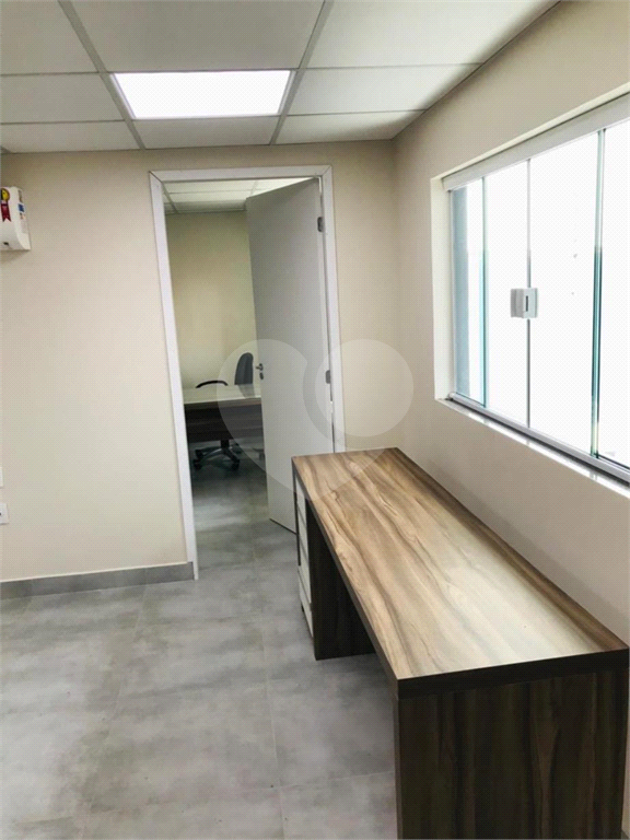 Prédio comercial próximo ao metrô Armênia, 2 pavimentos, totalmente equipado para sua empresa.