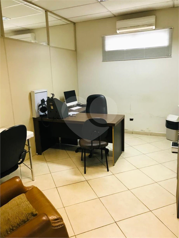 Prédio comercial próximo ao metrô Armênia, 2 pavimentos, totalmente equipado para sua empresa.
