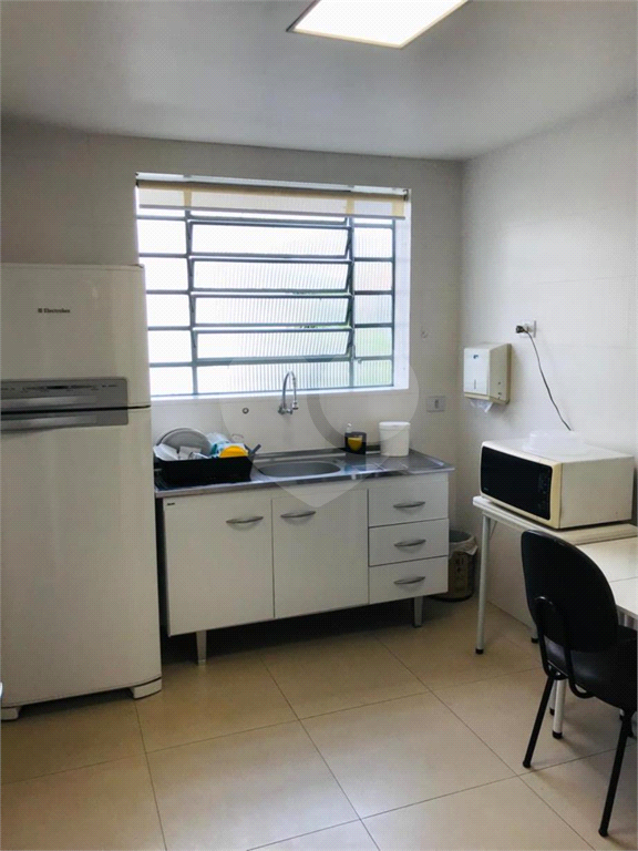 Prédio comercial próximo ao metrô Armênia, 2 pavimentos, totalmente equipado para sua empresa.