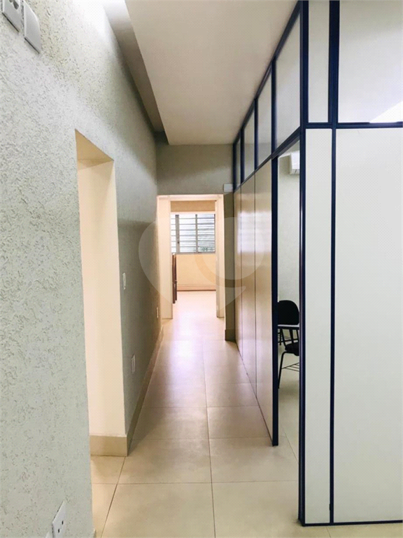 Prédio comercial próximo ao metrô Armênia, 2 pavimentos, totalmente equipado para sua empresa.