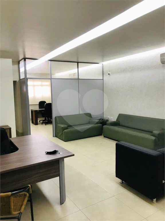 Prédio comercial próximo ao metrô Armênia, 2 pavimentos, totalmente equipado para sua empresa.
