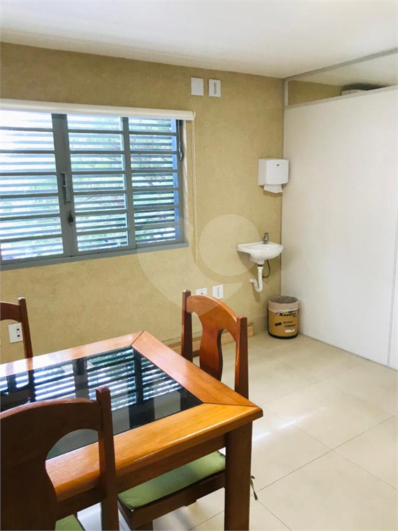 Prédio comercial próximo ao metrô Armênia, 2 pavimentos, totalmente equipado para sua empresa.