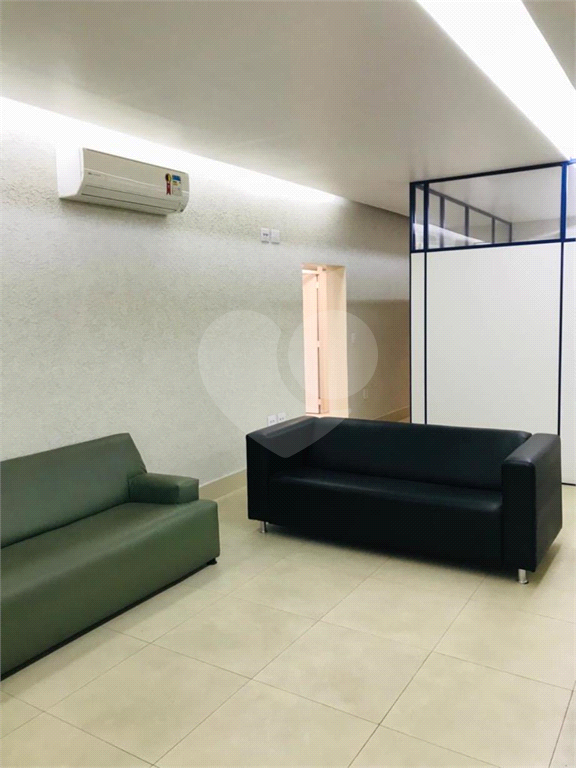 Prédio comercial próximo ao metrô Armênia, 2 pavimentos, totalmente equipado para sua empresa.