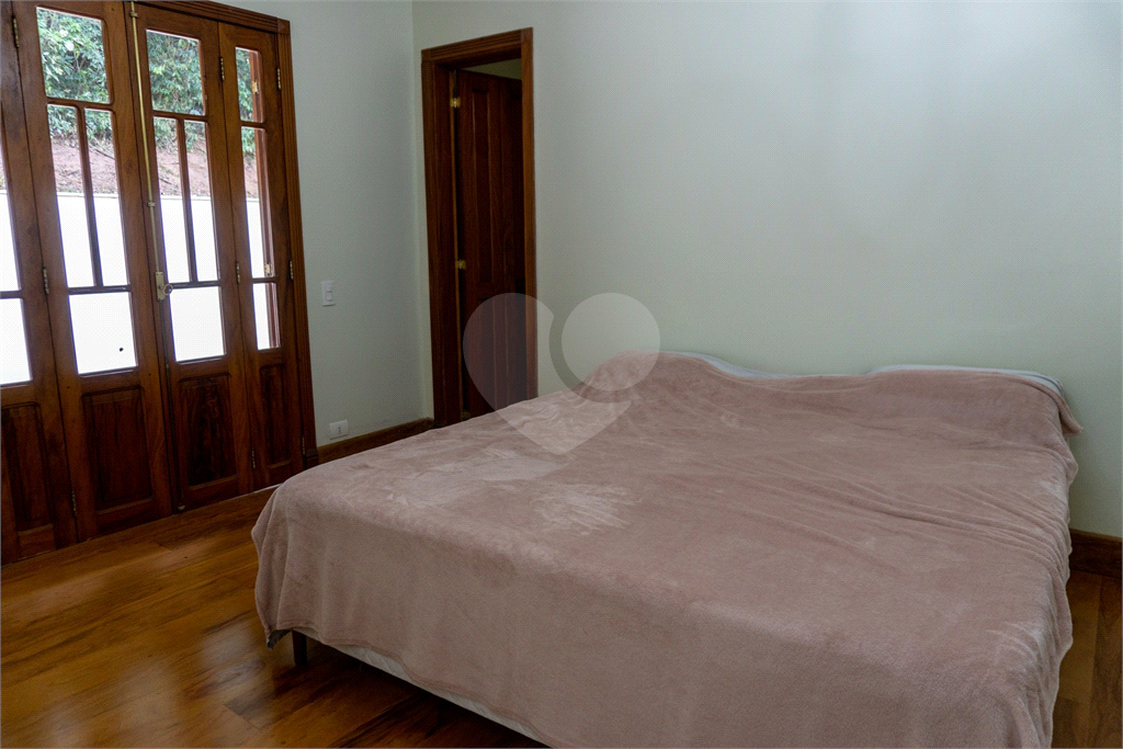 Casa Ampla em Condomínio Fechado