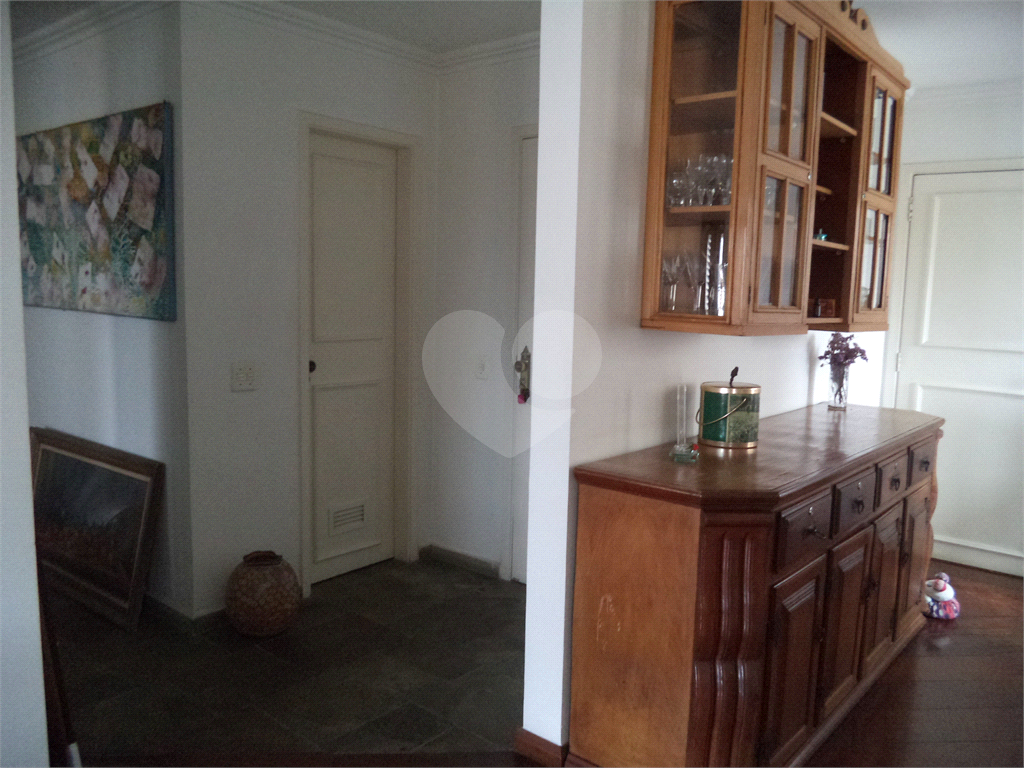 APARTAMENTO em PERDIZES